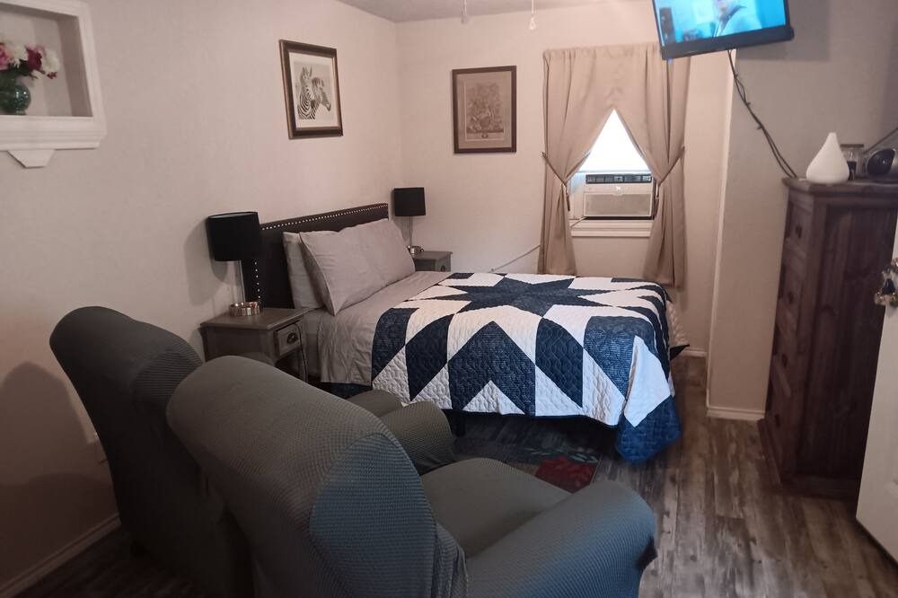 Photo of Bedroom in Hempstead