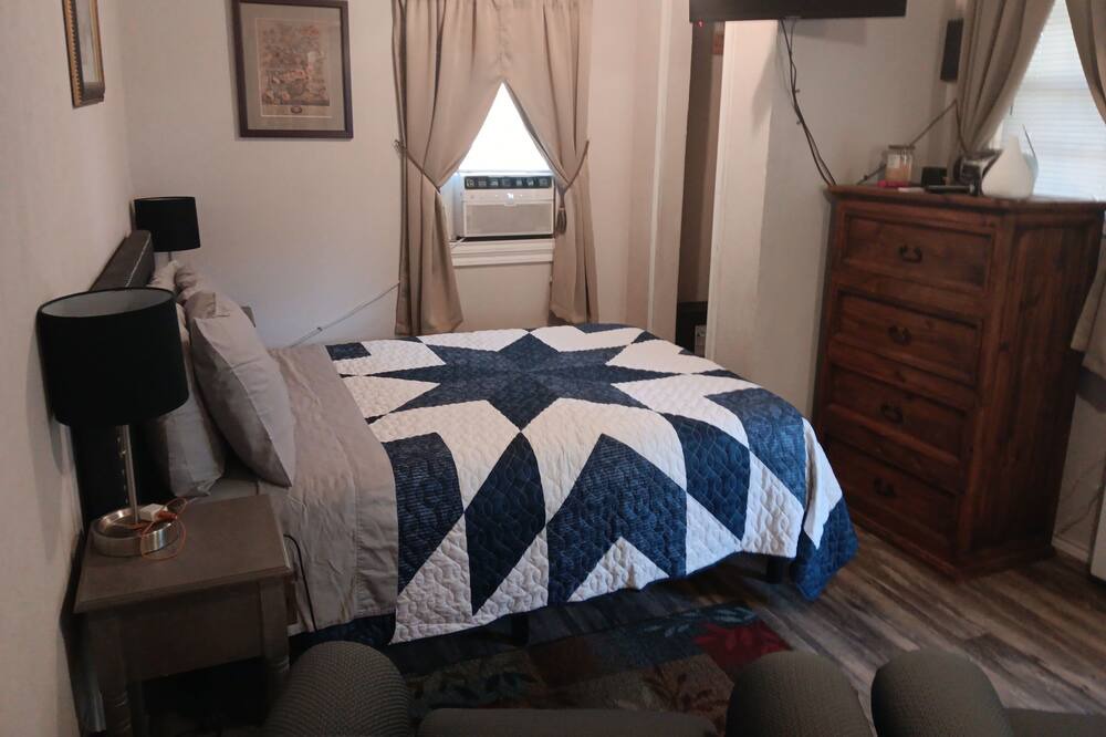 Photo of Bedroom in Hempstead