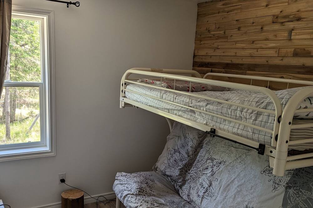 Photo of Bedroom in Hecla-Grindstone Provincial Park