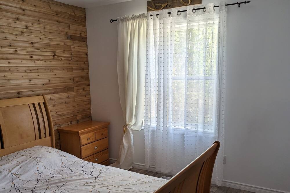 Photo of Bedroom in Hecla-Grindstone Provincial Park