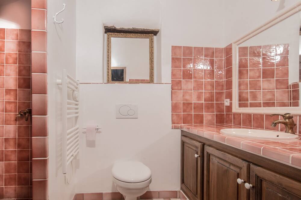 Photo of Bathroom in Saint-Vincent-sur-Jabron