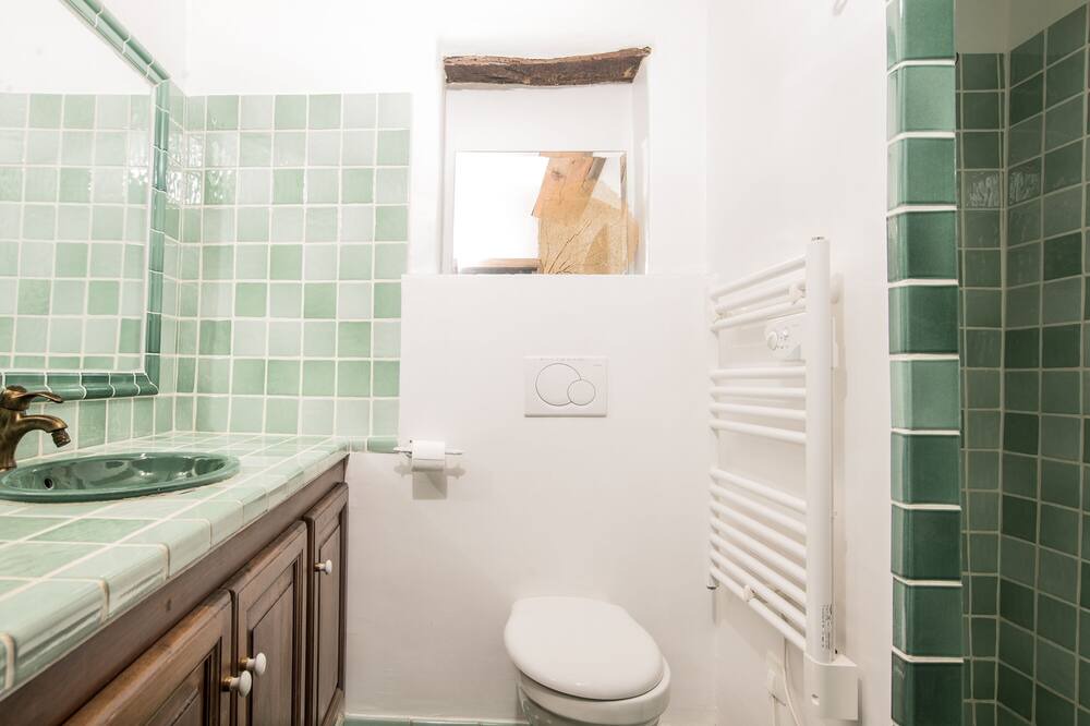 Photo of Bathroom in Saint-Vincent-sur-Jabron