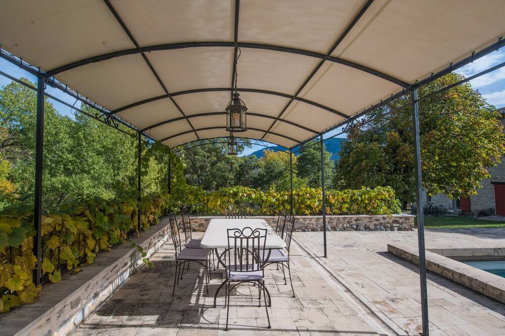 Photo of Outdoor in Saint-Vincent-sur-Jabron