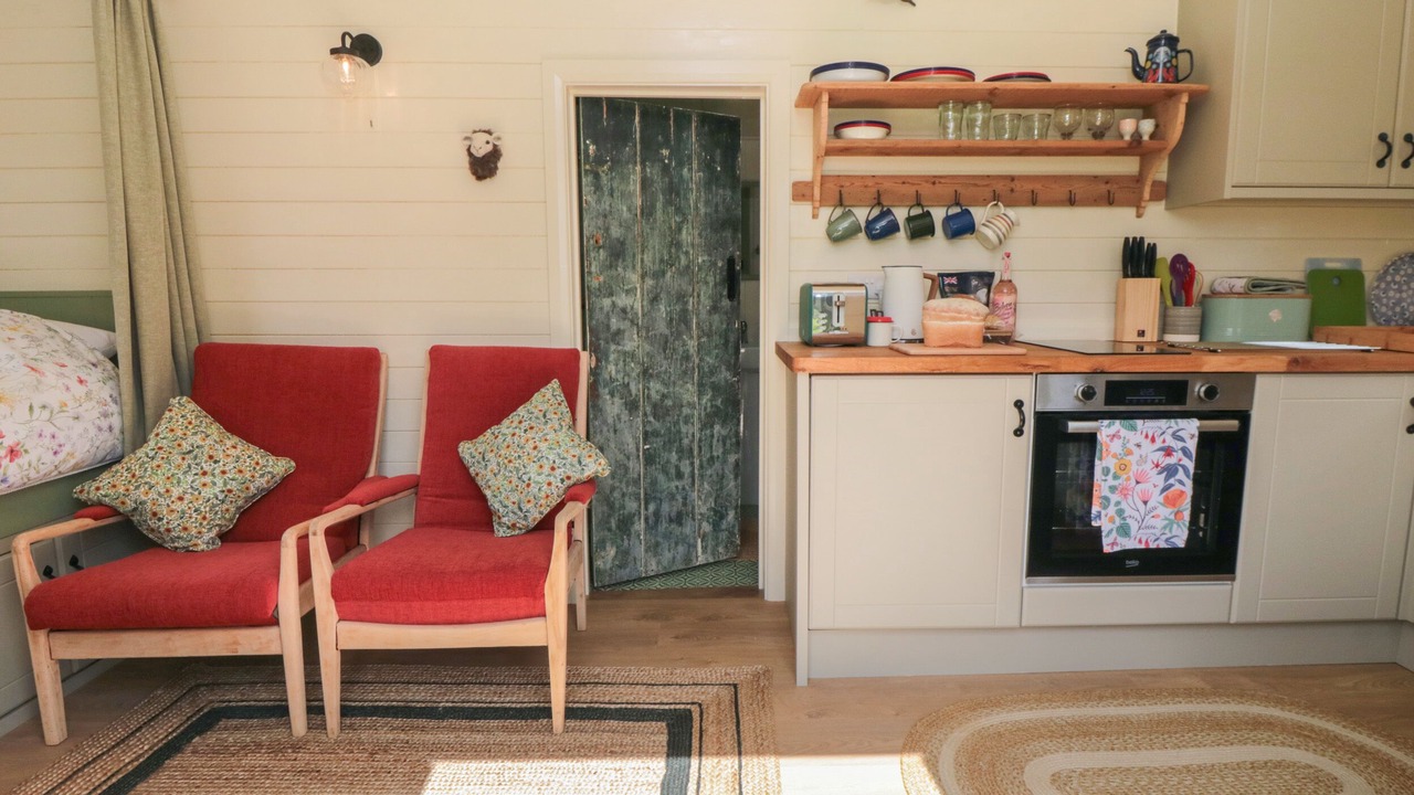 Photo of Others in Chop Gate