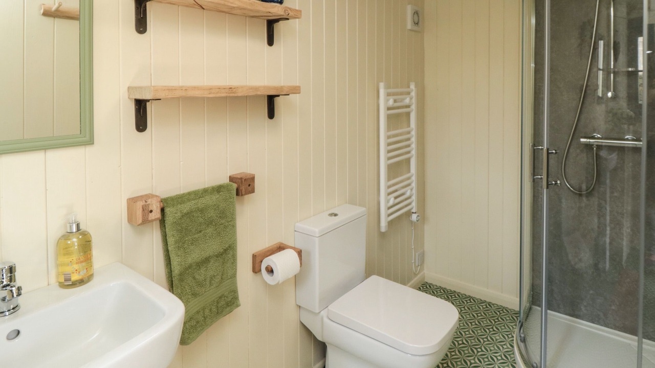 Photo of Others in Chop Gate