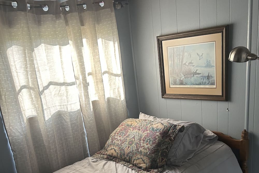 Photo of Bedroom in Coffeeville