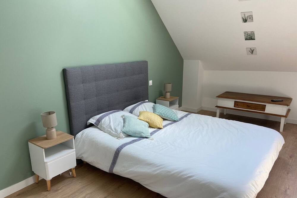 Photo of Bedroom in Gennes