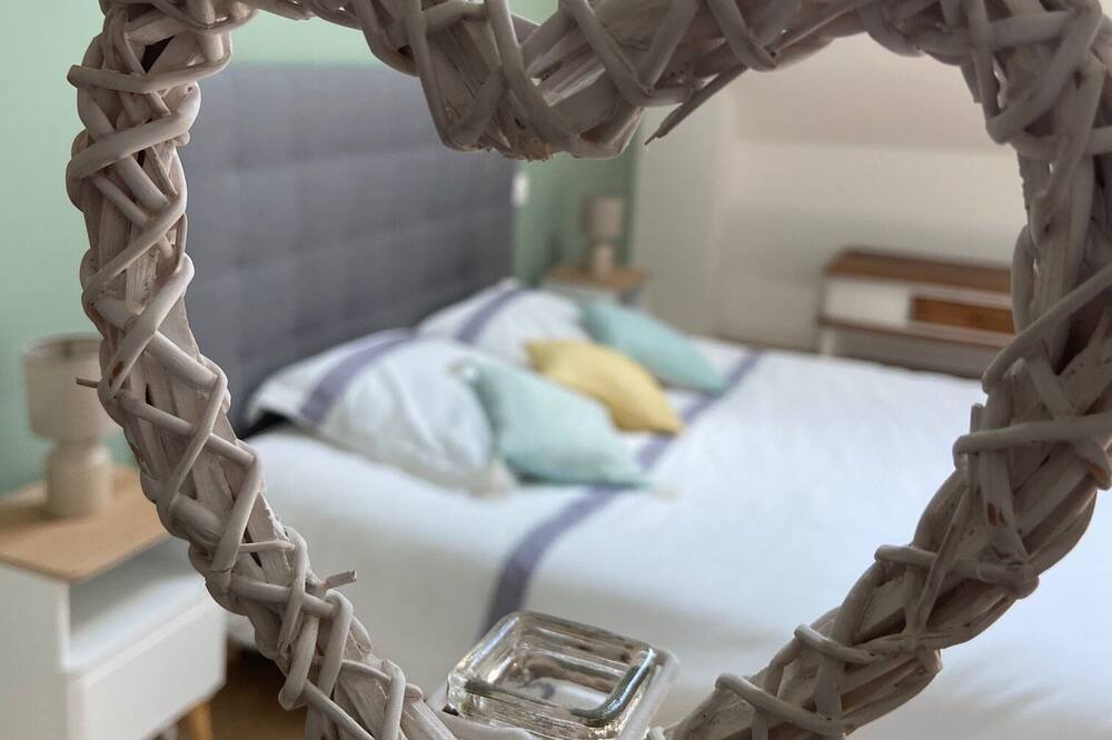 Photo of Bedroom in Gennes