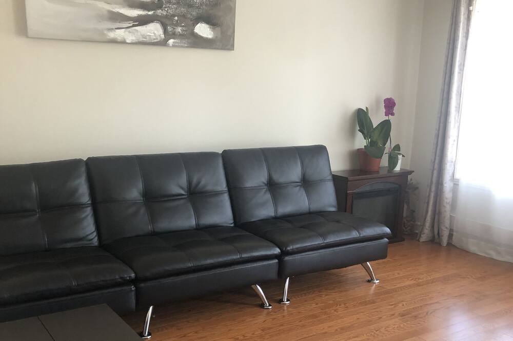 Photo of Livingroom in Brossard