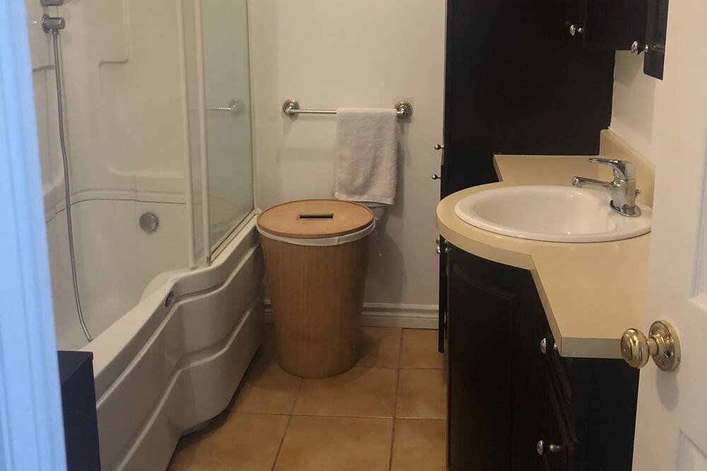 Photo of Bathroom in Brossard
