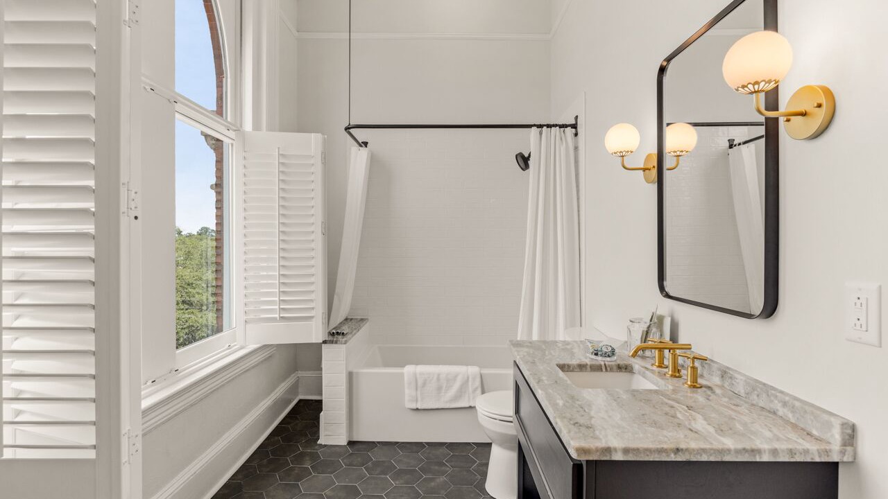 Photo of Bathroom in Valdosta