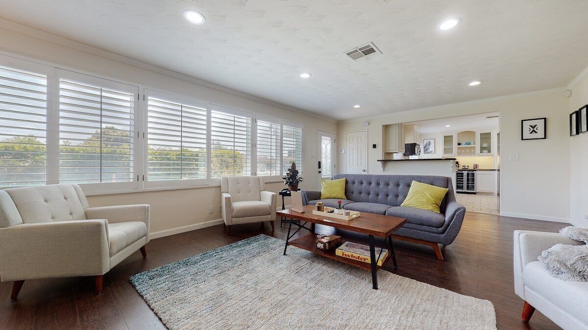 Photo of Livingroom in Del Rey