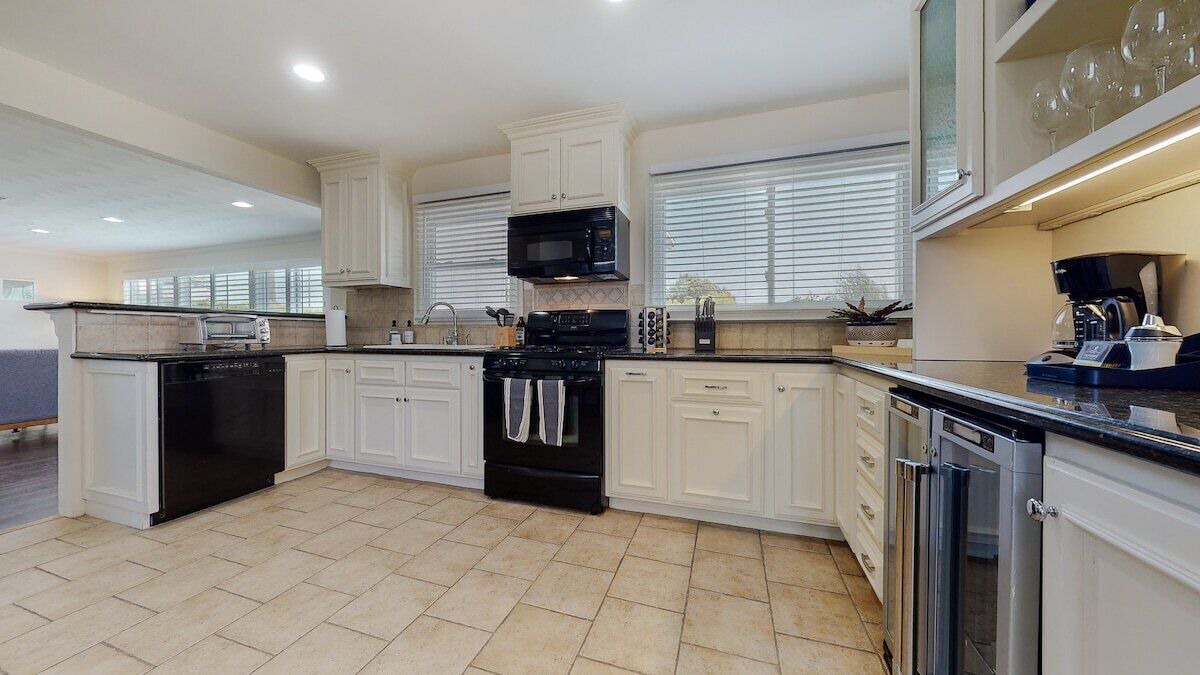 Photo of Kitchen in Del Rey