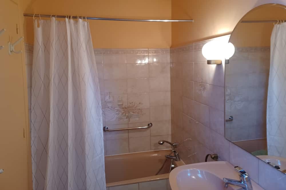 Photo of Bathroom in Verdun-sur-le-Doubs