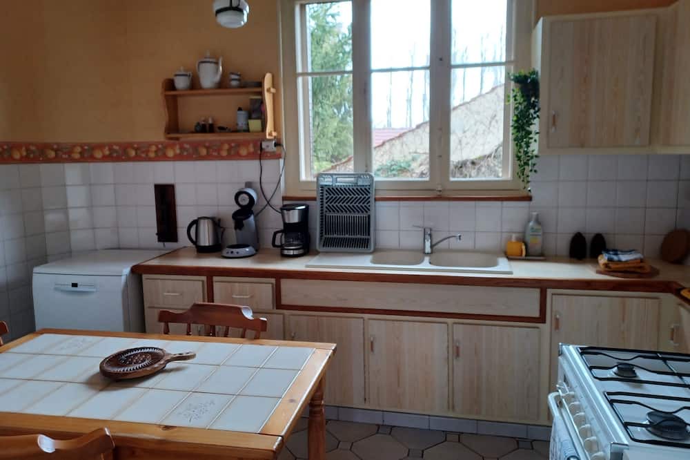 Photo of Kitchen in Verdun-sur-le-Doubs