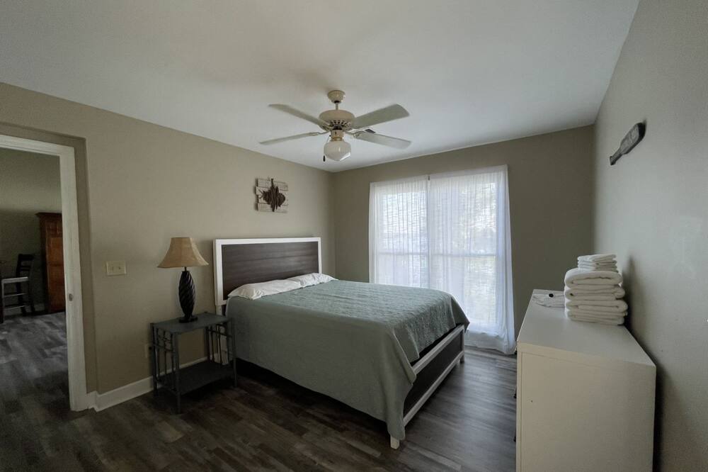 Photo of Bedroom in Chambers County
