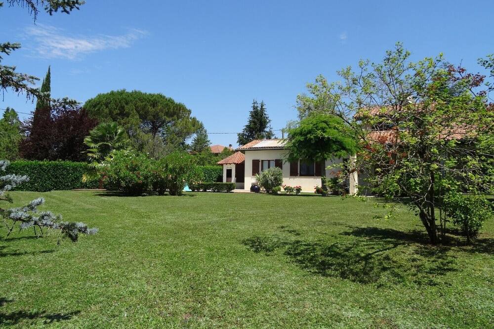 Photo of Outdoor in Pavie