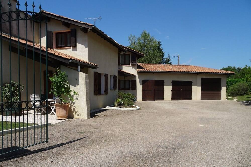 Photo of Outdoor in Pavie