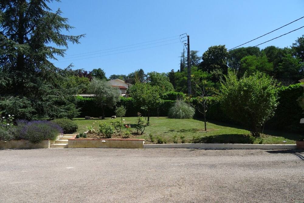 Photo of Outdoor in Pavie