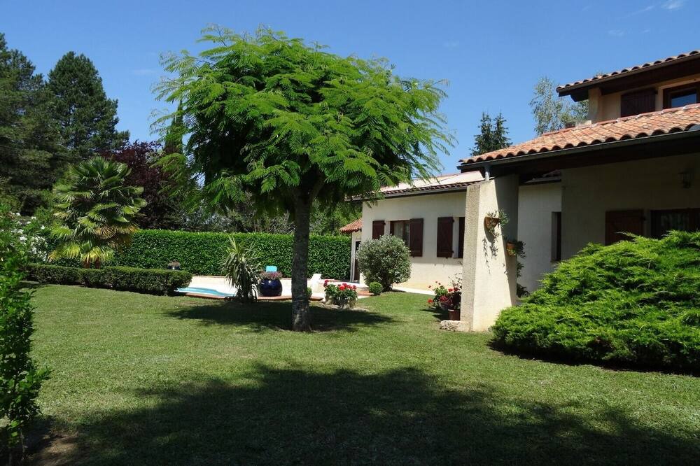 Photo of Outdoor in Pavie