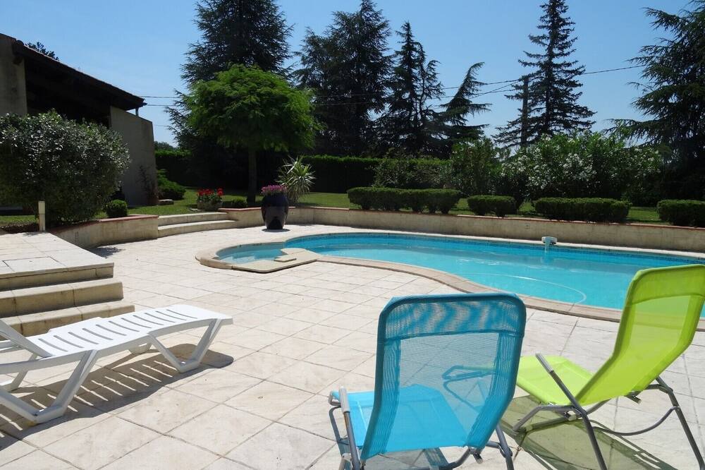 Photo of Outdoor in Pavie