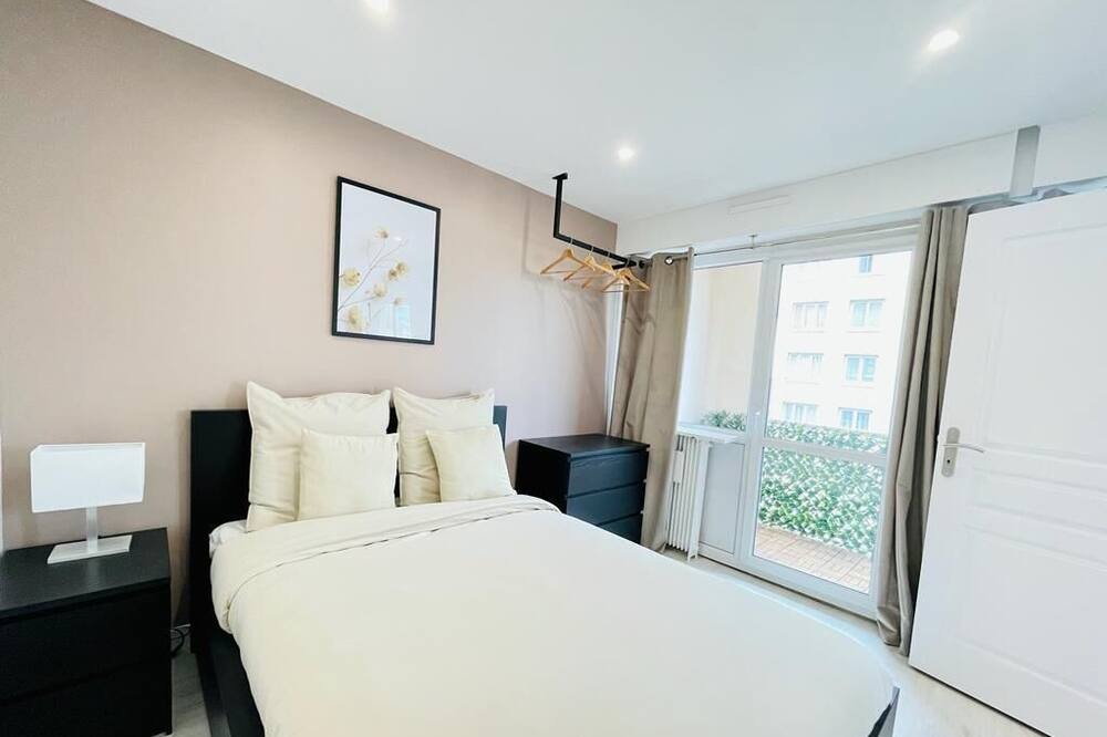 Photo of Bedroom in Argenteuil