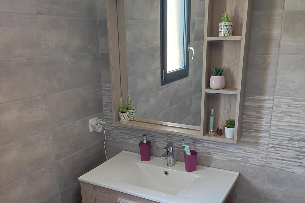 Photo of Bathroom in Monce-en-Belin