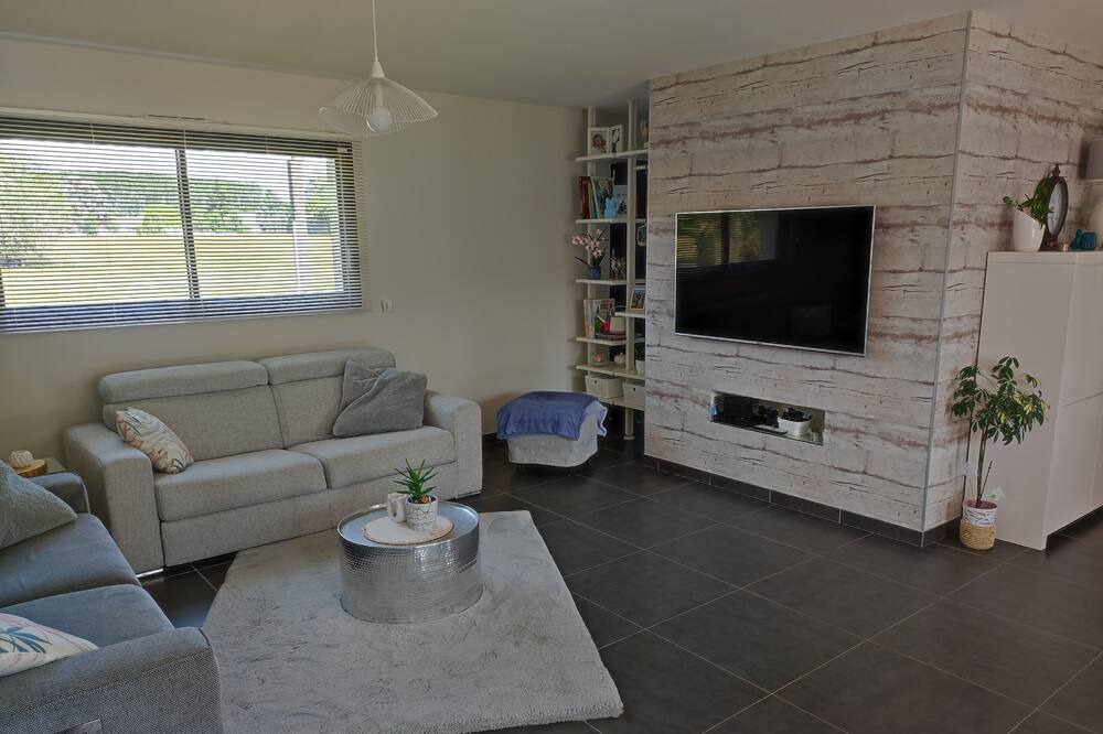 Photo of Livingroom in Monce-en-Belin
