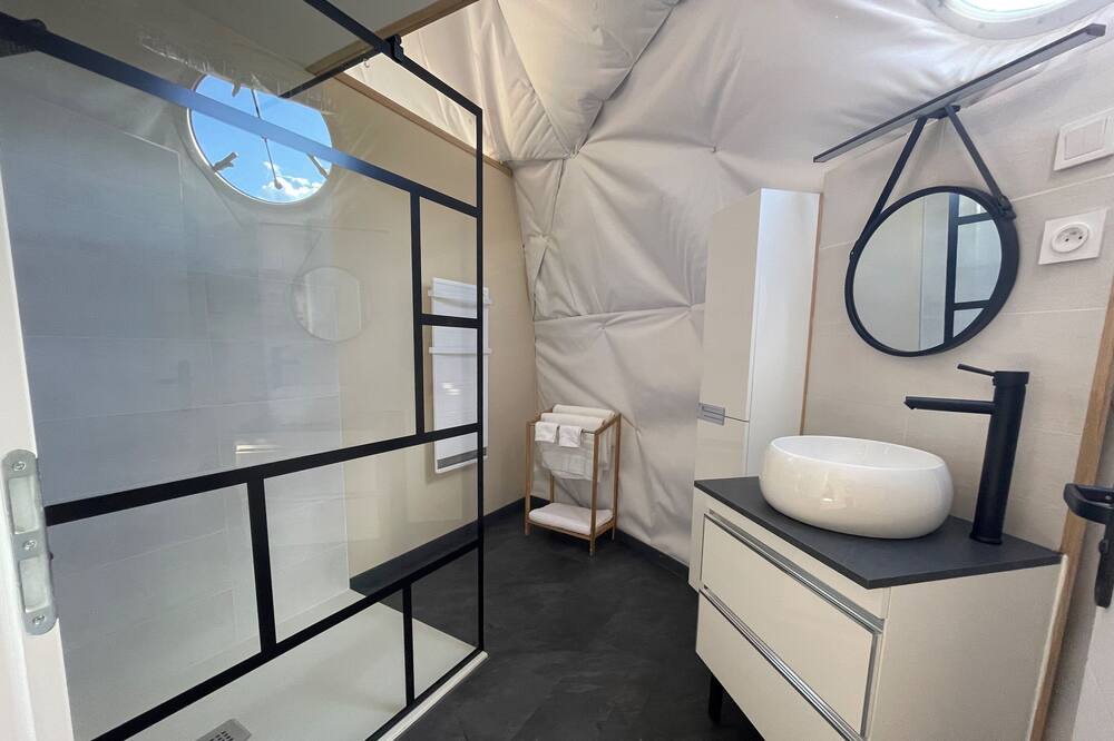 Photo of Bathroom in Durban-Corbieres