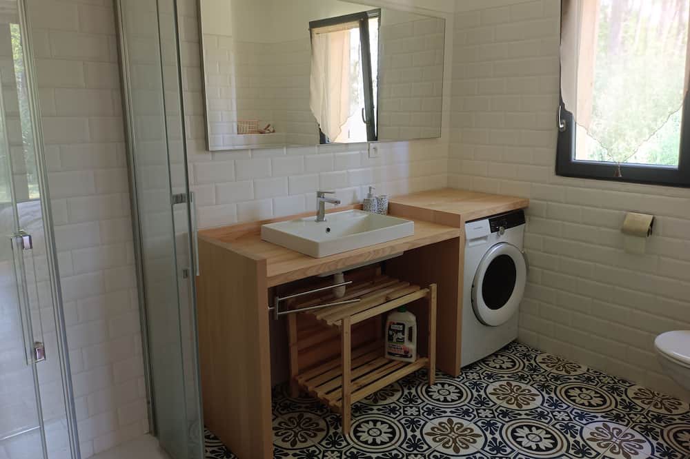 Photo of Bathroom in Sauternes