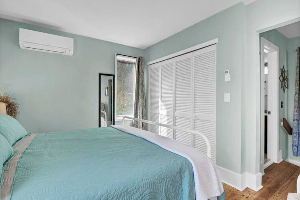 Photo of Bedroom in Wilmington Historic District