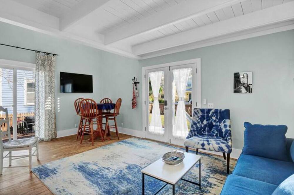 Photo of Livingroom in Wilmington Historic District