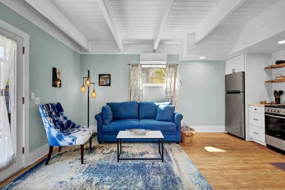 Photo of Livingroom in Wilmington Historic District