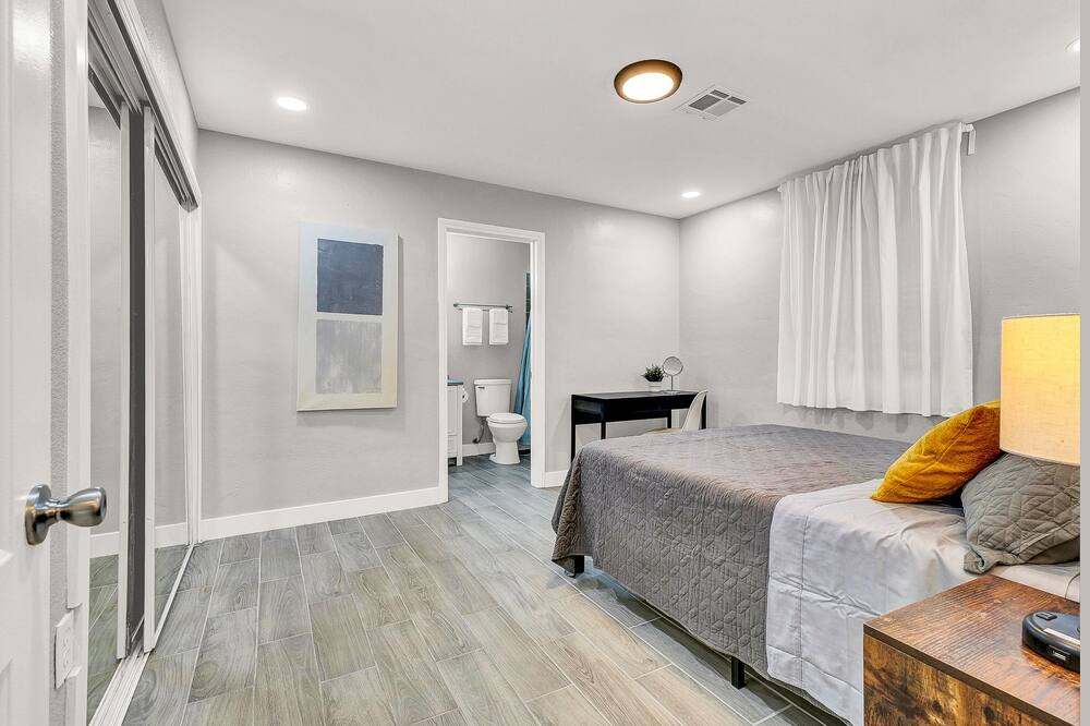 Photo of Livingroom in Townsite