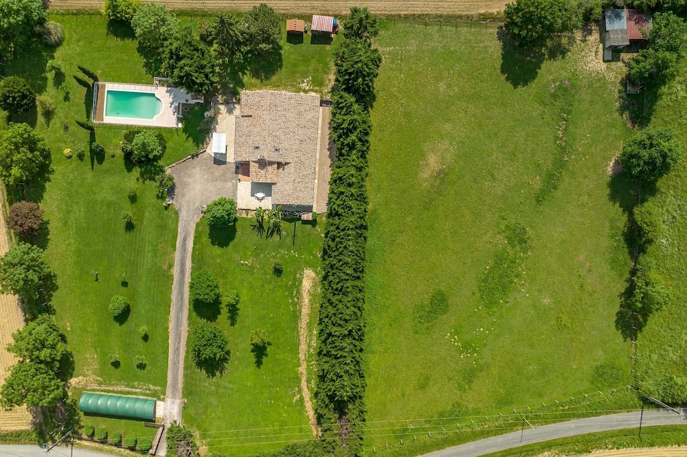 Photo of Outdoor in Saint-Colomb-de-Lauzun