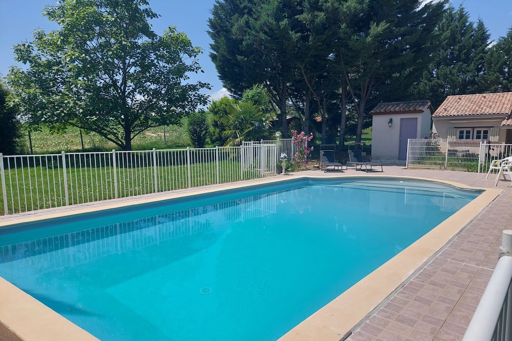 Photo of Outdoor in Saint-Colomb-de-Lauzun