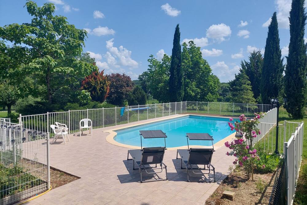 Photo of Outdoor in Saint-Colomb-de-Lauzun