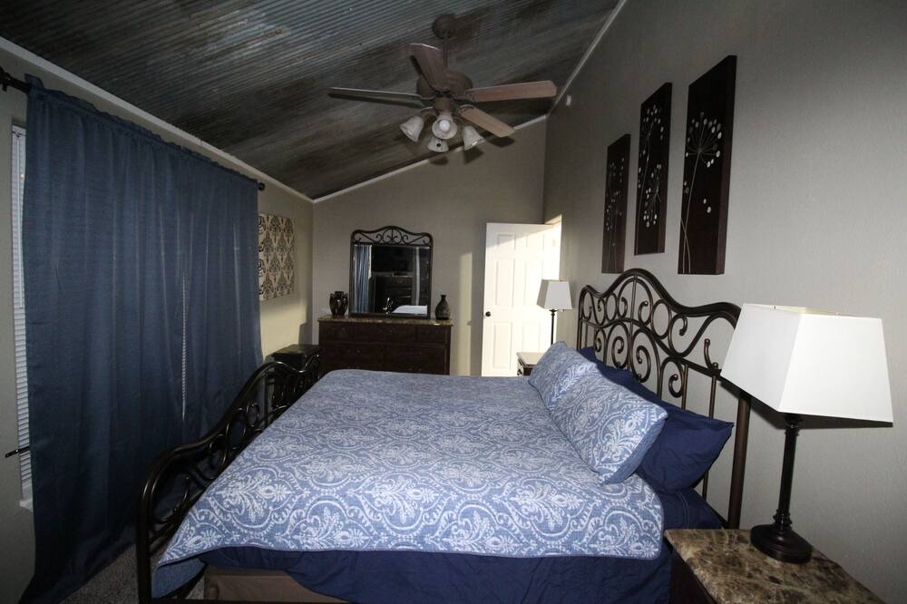 Photo of Bedroom in Broken Arrow