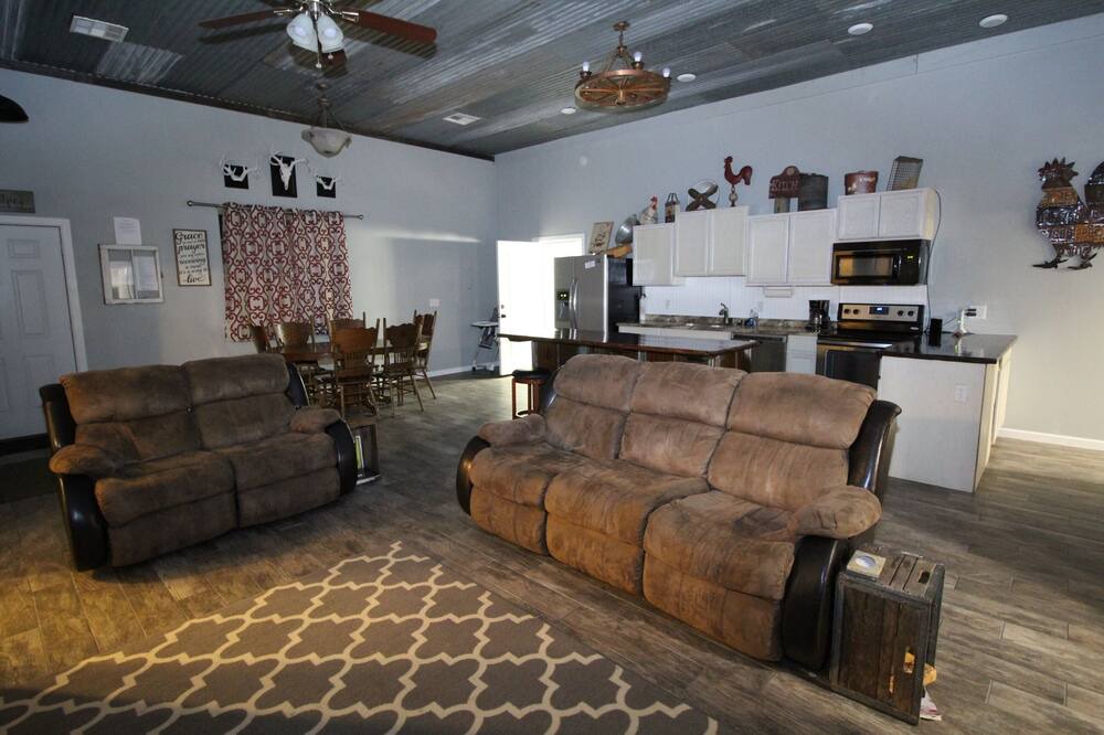 Photo of Livingroom in Broken Arrow