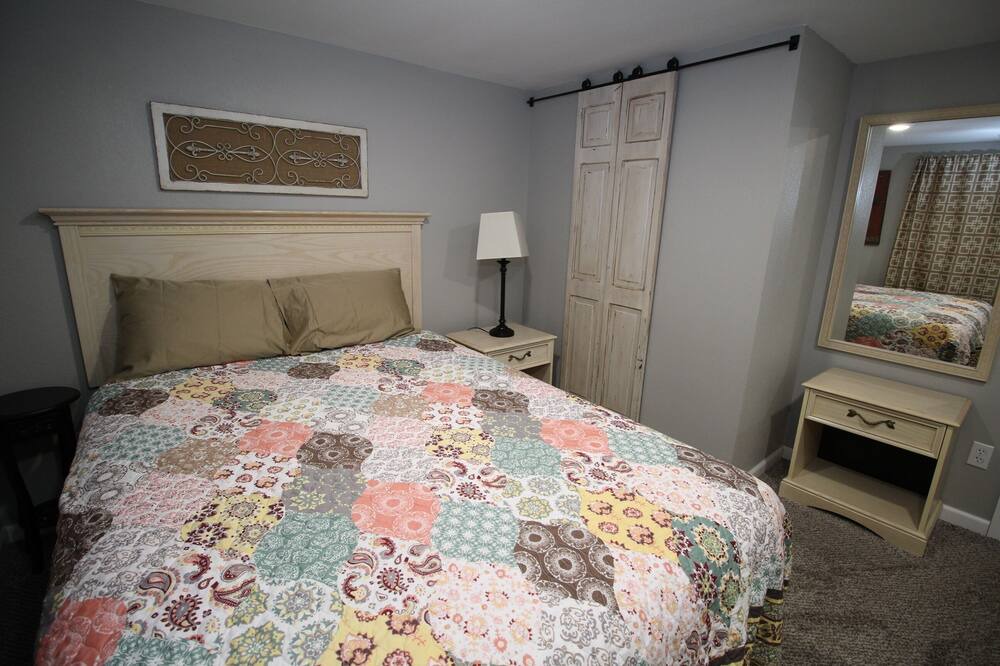 Photo of Bedroom in Broken Arrow