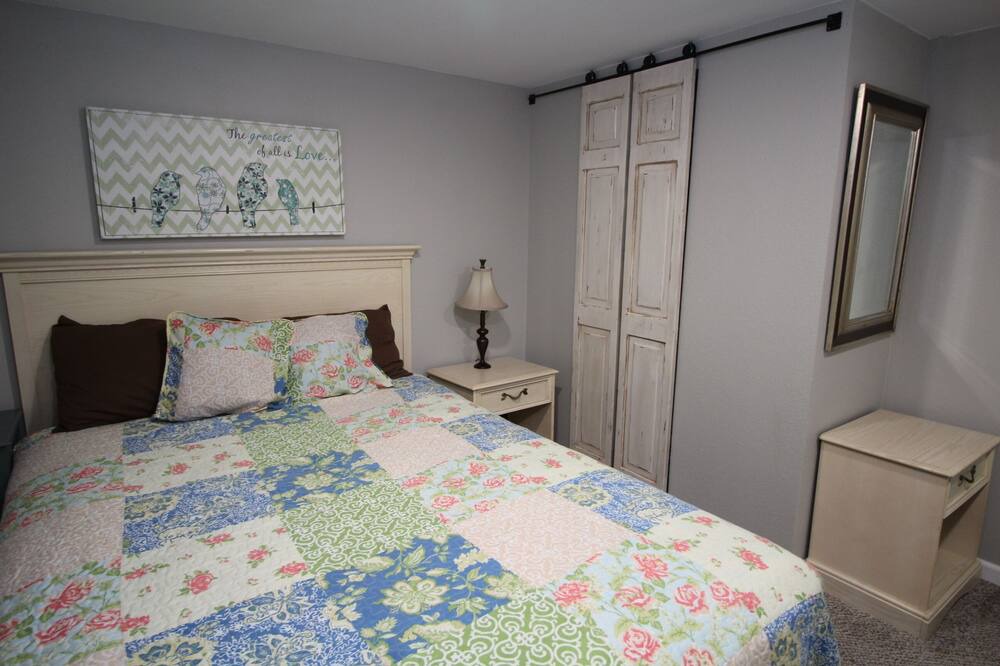 Photo of Bedroom in Broken Arrow