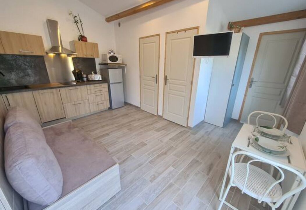 Photo of Kitchen in Servian