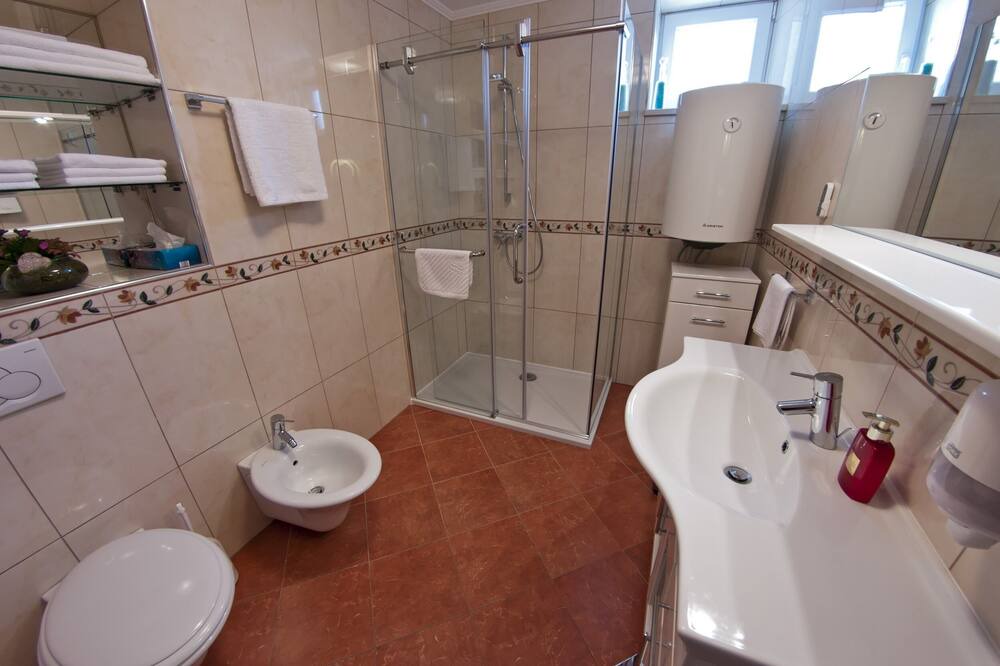 Photo of Bathroom in Plat