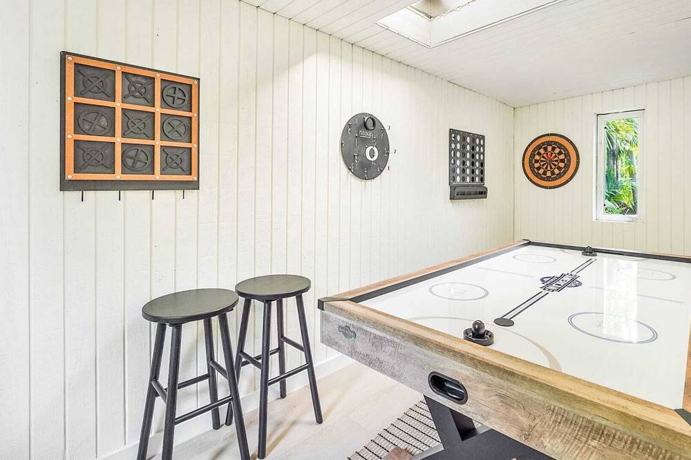 Photo of Bedroom in Biscayne Park