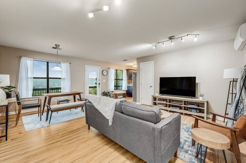 Photo of Livingroom in Leander