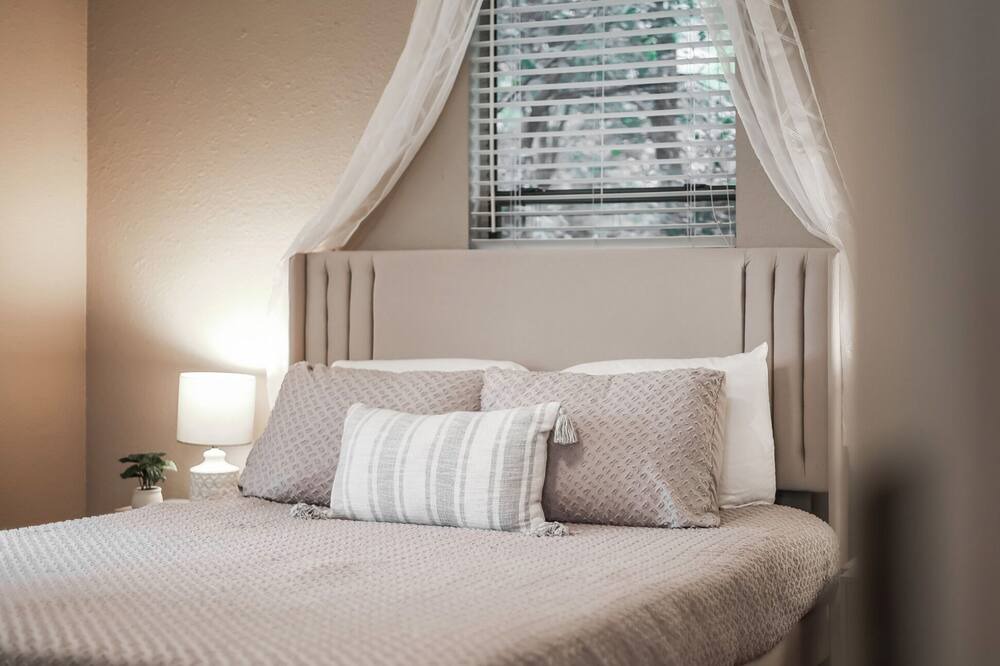 Photo of Bedroom in Leander