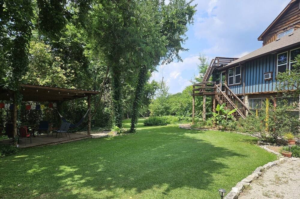 Photo of Outdoor in Dawson
