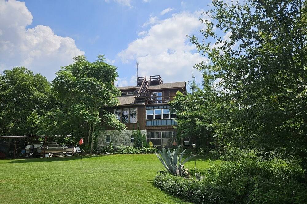 Photo of Outdoor in Dawson