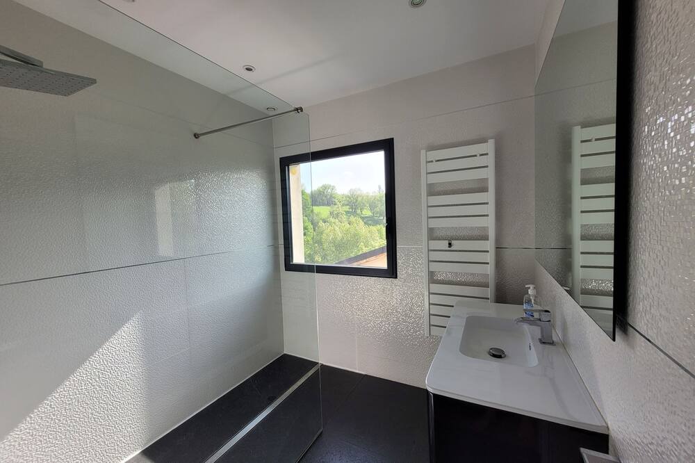 Photo of Bathroom in Saillagouse