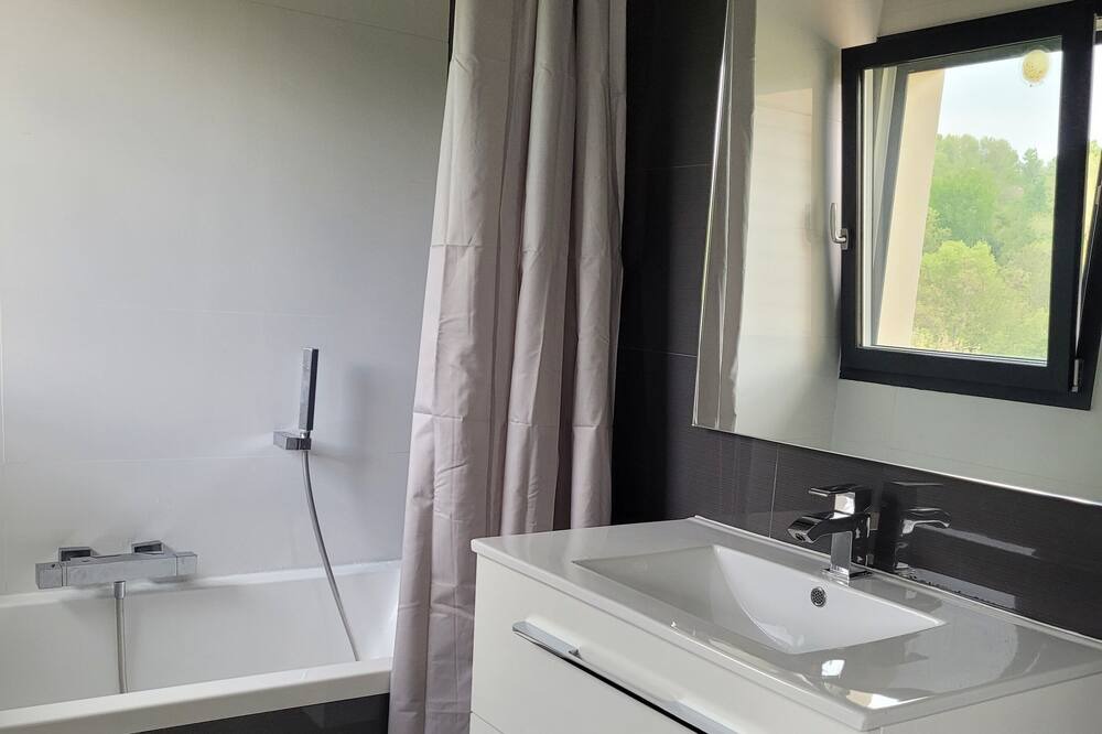 Photo of Bathroom in Saillagouse